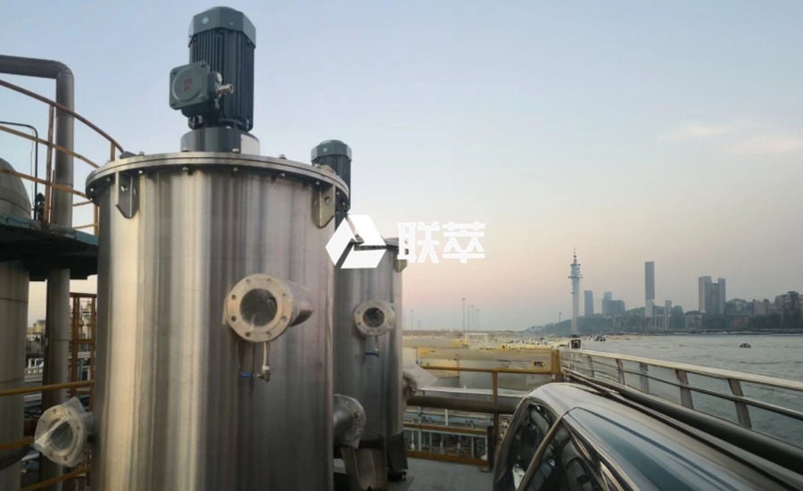 辽宁炼化企业应用LC-650型离心萃取机