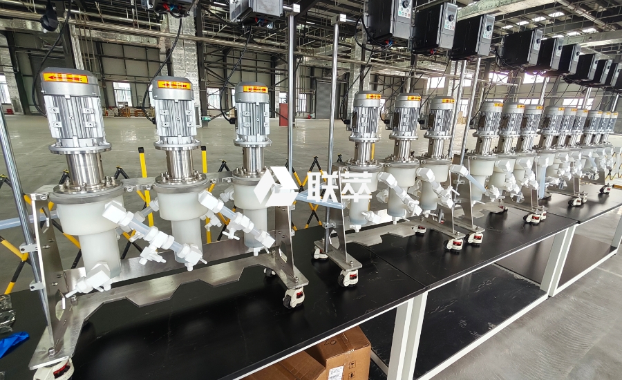 离心萃取机、萃取槽与萃取塔：液液萃取设备的深度对比与选型指南